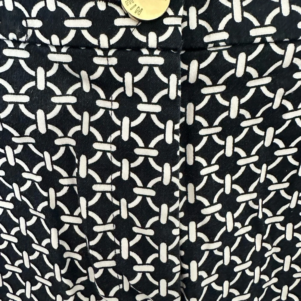 Anne Klein Black & White Print Tailored Shorts Size 12 Gold Button - Picture 3 of 6